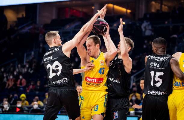 海港的中场 海港的中场